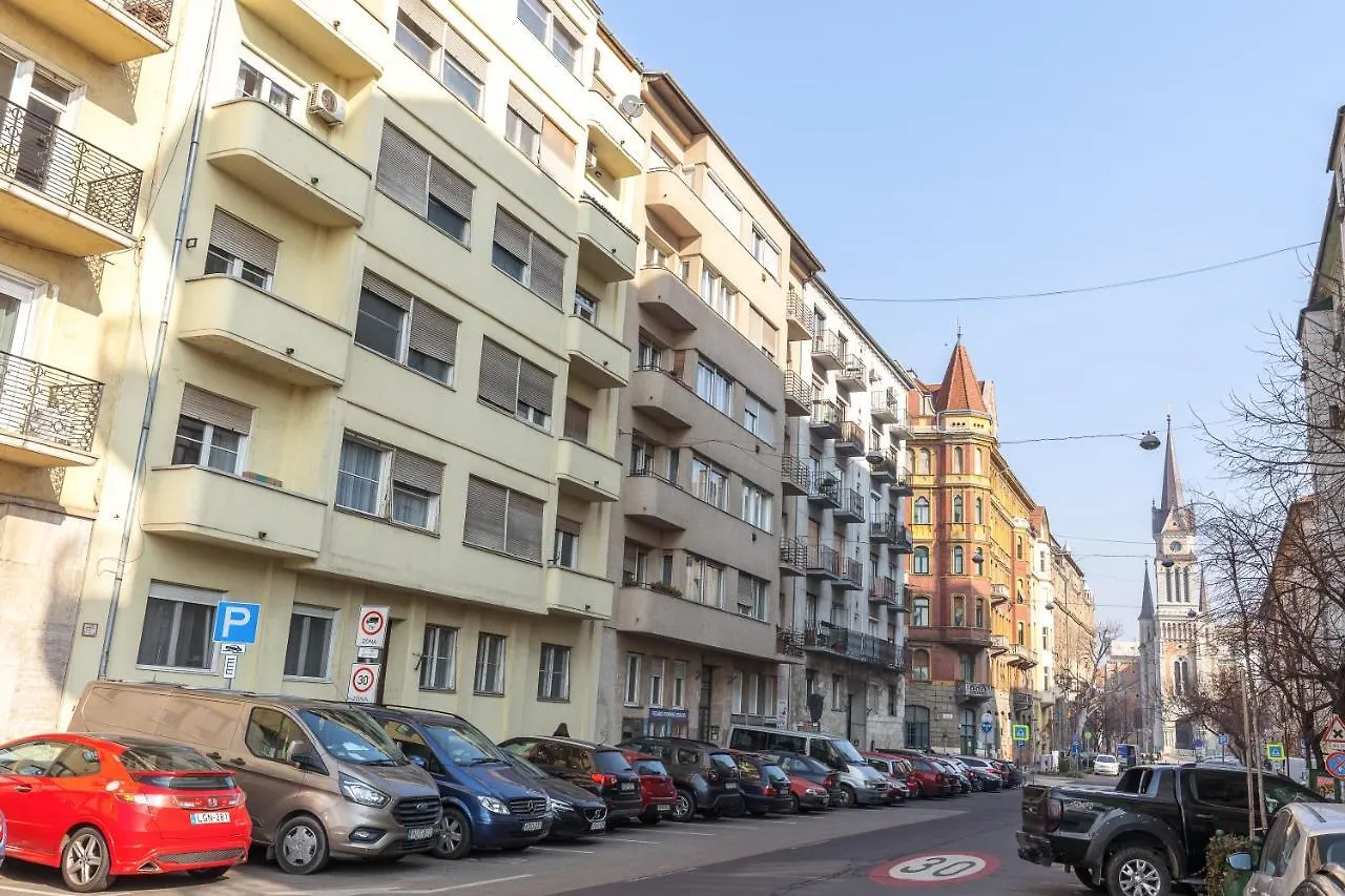 Riverside Balcony Apartment With View To Danube ブダペスト 0*,