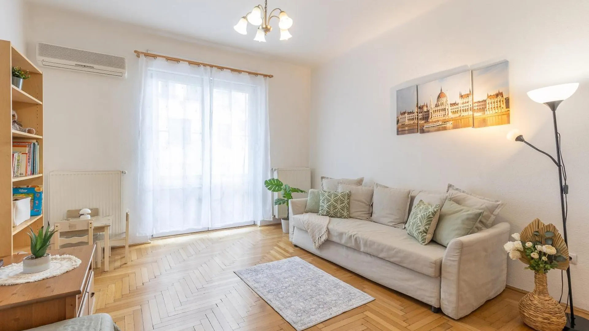 Riverside Balcony Apartment With View To Danube ブダペスト 0*,  ハンガリー