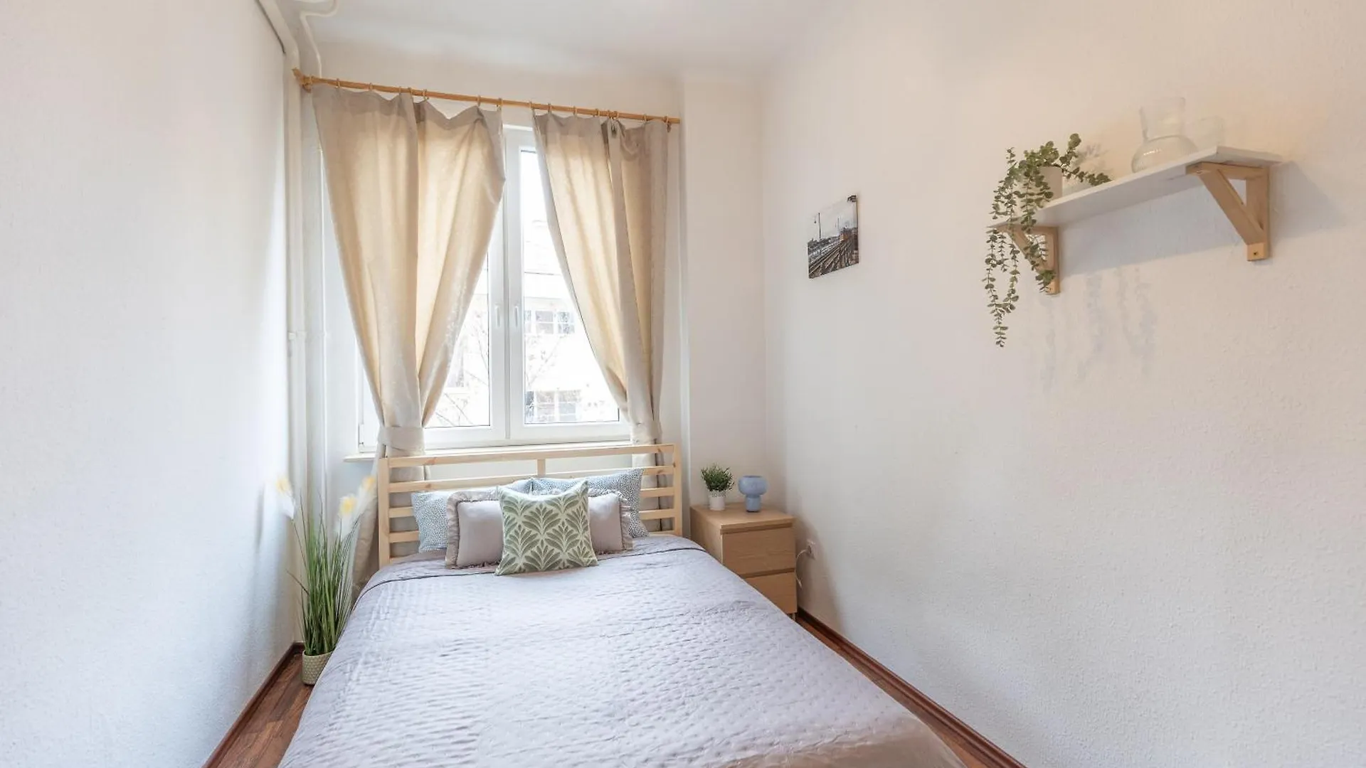 Riverside Balcony Apartment With View To Danube Budapest 0*,